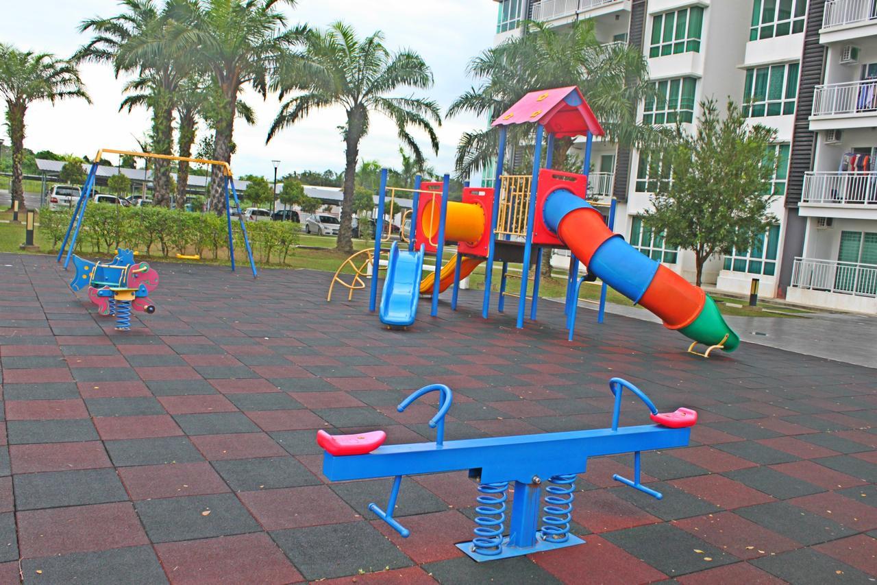Hello Kitty Signature Suite Sandakan Ngoại thất bức ảnh