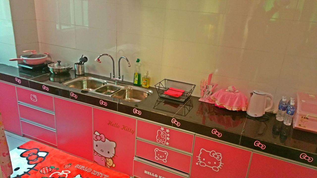 Hello Kitty Signature Suite Sandakan Ngoại thất bức ảnh